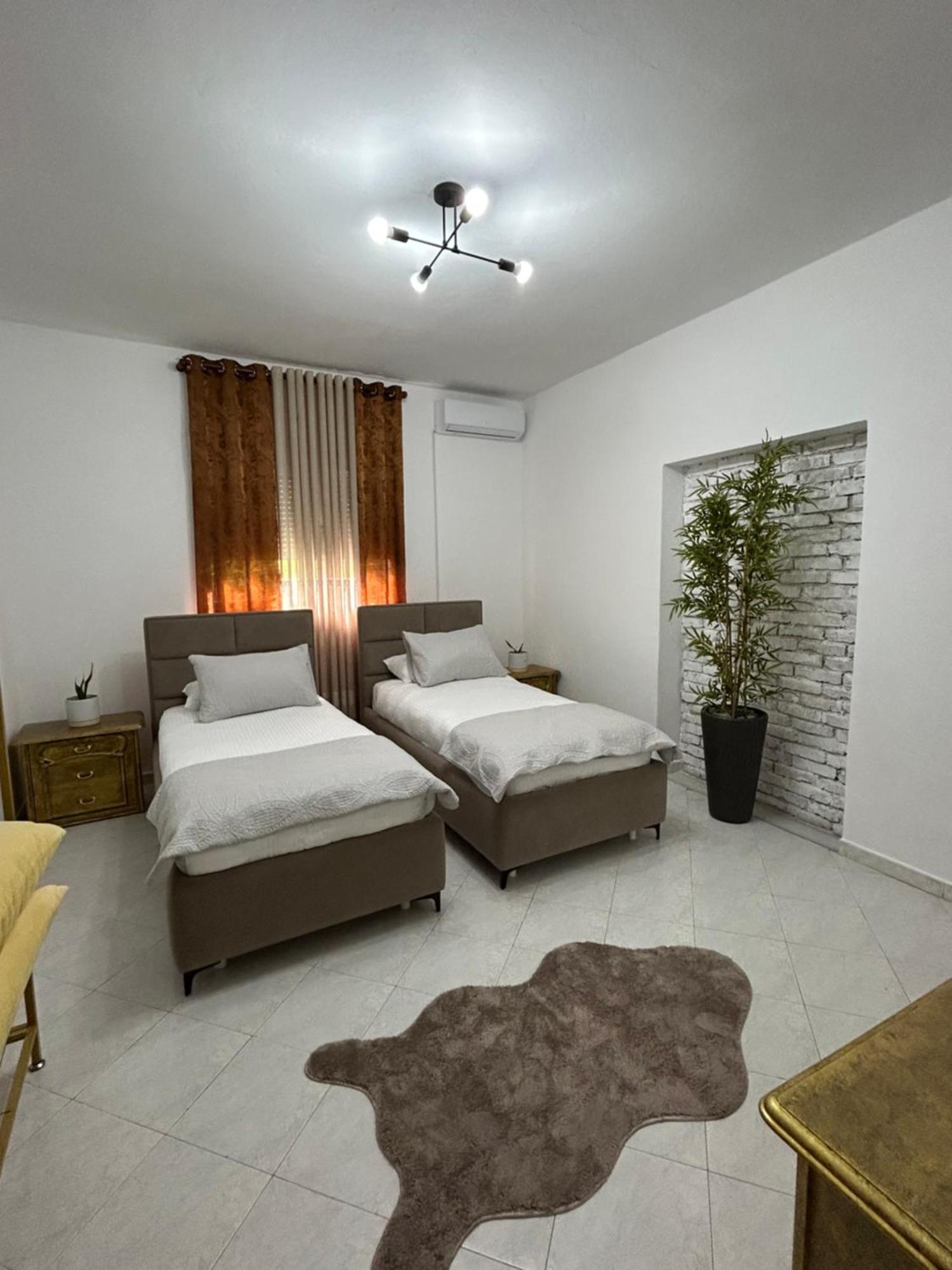 Villa Kurti