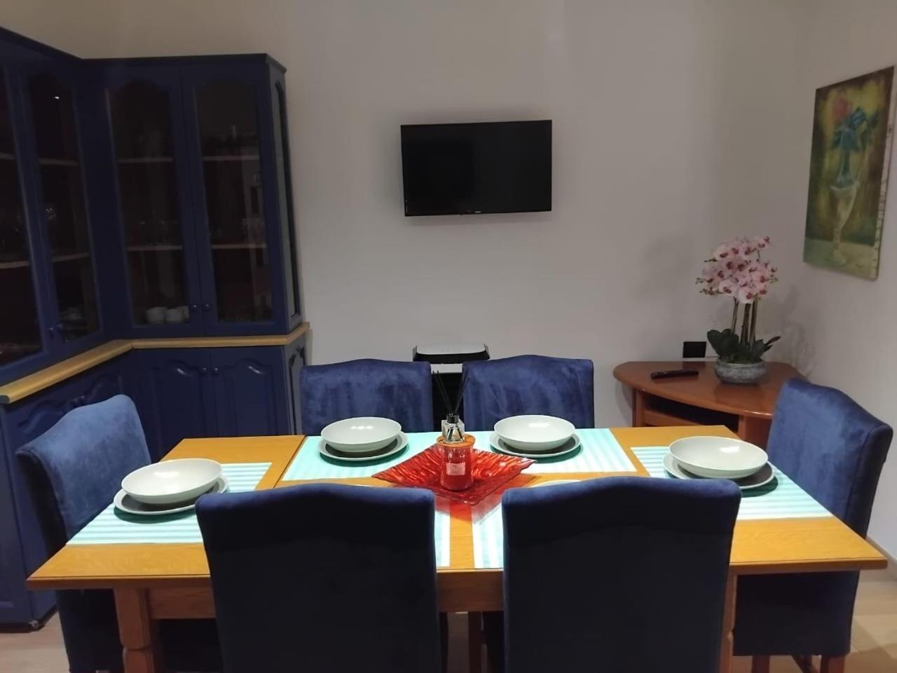 Kurti Villa *